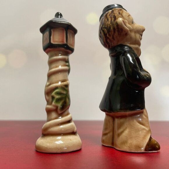 Vintage 1940s/1950s Man with Lamppost Salt & Pepper Shaker – Made in Japan - Picture 3 of 10